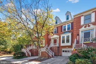Building Photo - 15736 Cherry Blossom Ln