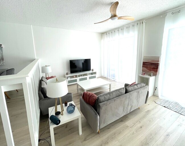 Building Photo - 12352 Westhampton Cir