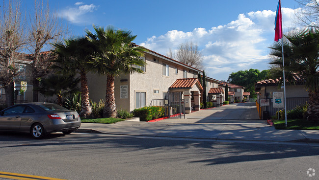 Building - Villa Del Sol Apartment Homes