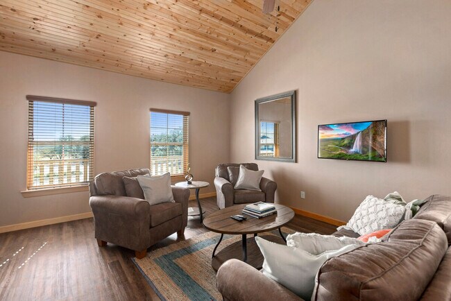 Foto del edificio - 1554 Gruene Rd