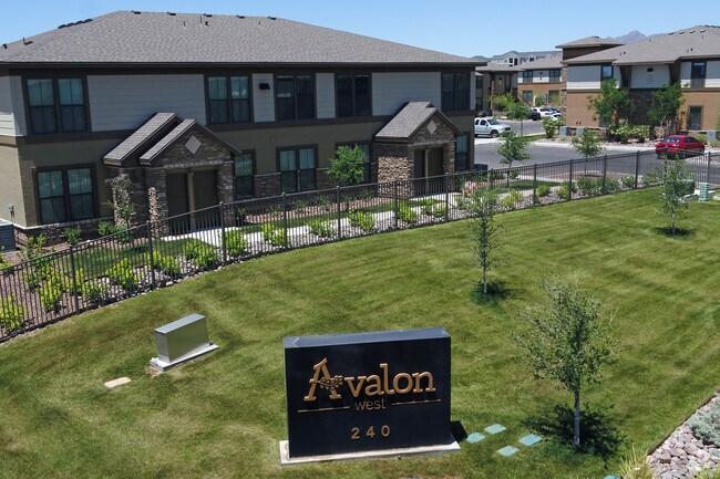 Foto del edificio - Avalon West