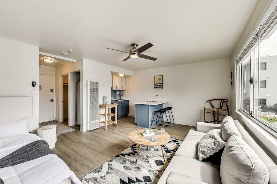Primary Photo - Newly renovated apartment at Oakbrook! Up ...