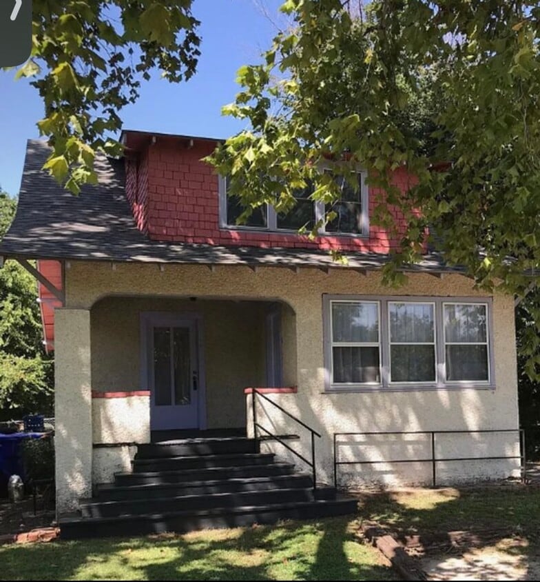Photo - 321 E Duffy St (Norman, OK)