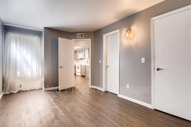 Building Photo - 909 S Dawson Way