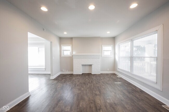 Building Photo - 3117 N Park Ave