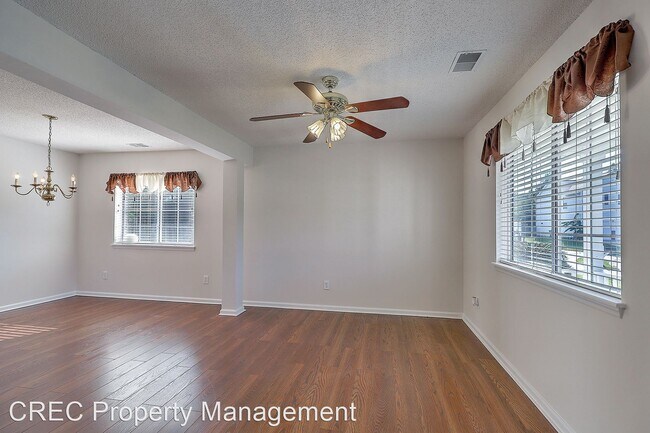 Building Photo - 4 br, 2.5 bath House - 1354 Pinyon Pine Drive