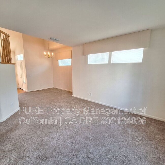 Foto del edificio - 1477 Woodside Cir