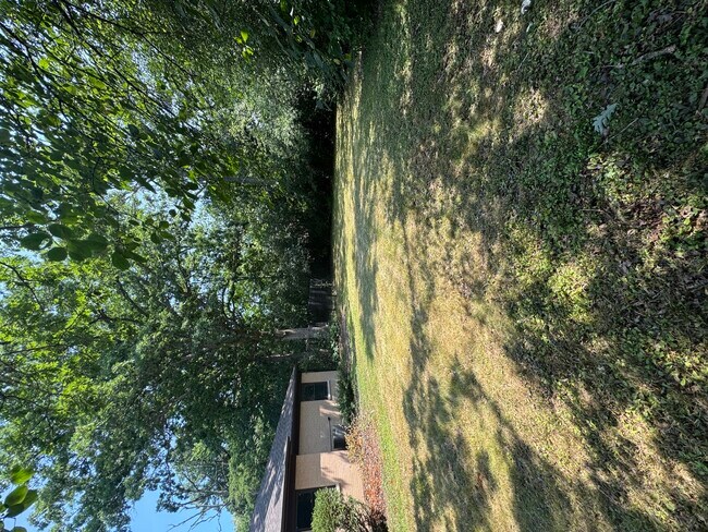 Foto del edificio - 805 Blackhawk Ln