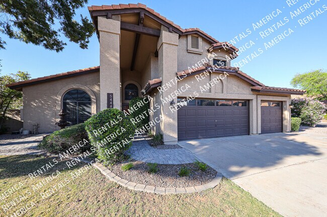 Building Photo - 5444 E Grovers Ave