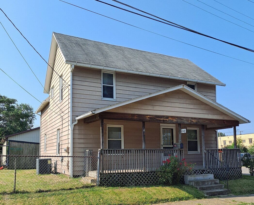 Primary Photo - 1718 Bank Plz SW