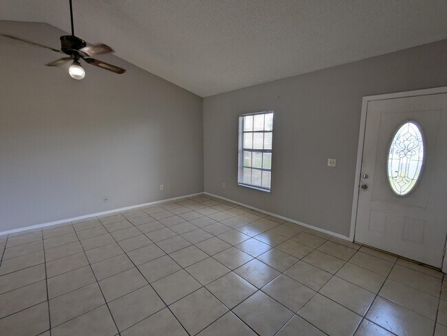 Foto del edificio - 554 SW Lakehurst Dr
