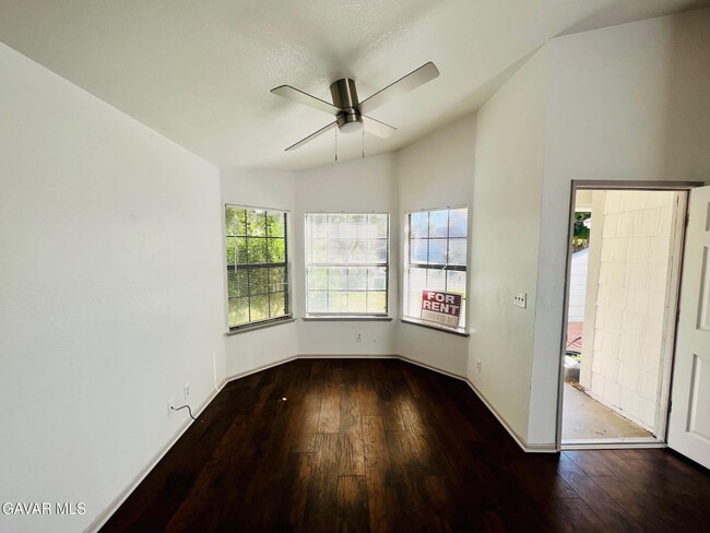 Foto del edificio - 42933 Guyman Ave