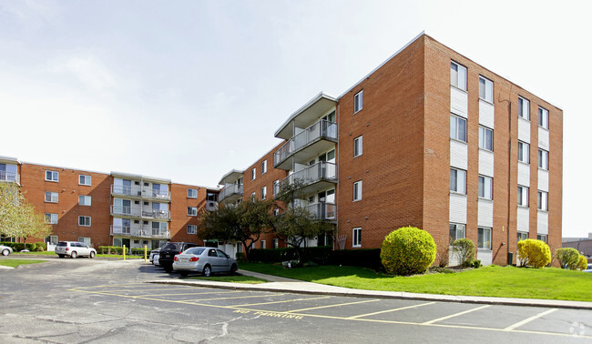 Building Photo - Luther House