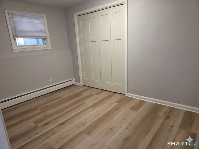 Foto del edificio - 2015 Corbin Ave