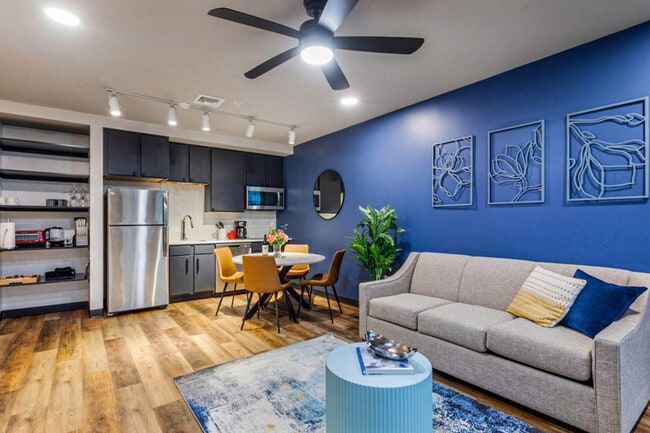 Foto del edificio - 611 Commerce St