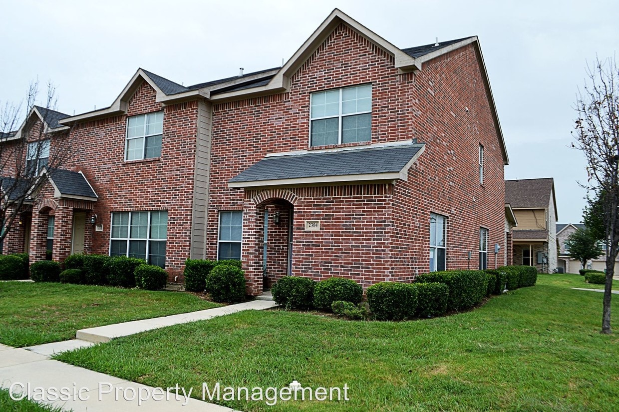 2304 Calendar Ct, Grand Prairie, TX 75050 House Rental in Grand
