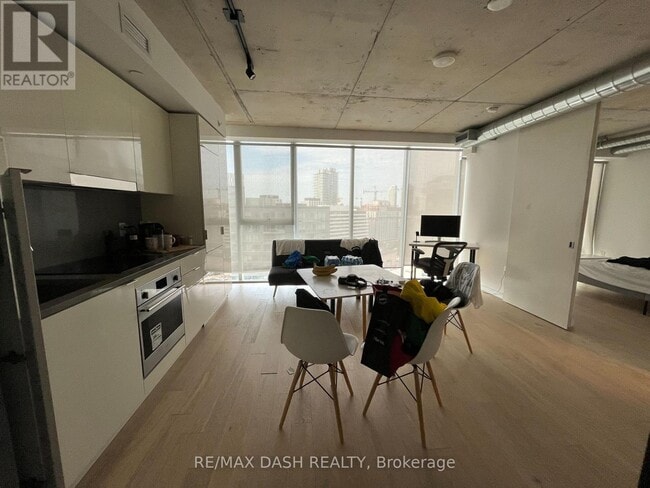 Photo du bâtiment - 170 Bayview Ave
