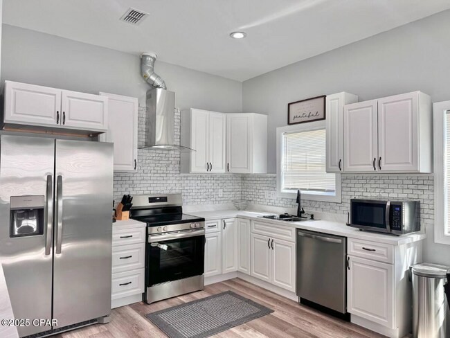 Foto del edificio - 1409 E 6th Ct