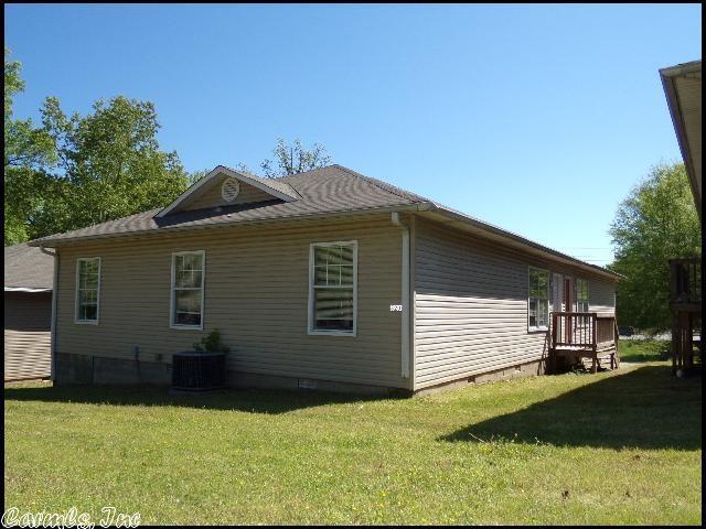 Primary Photo - 3205 Ludwig St