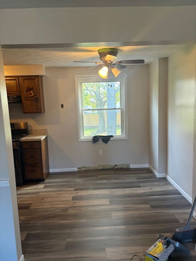 Building Photo - Clearbrook 1606-1608