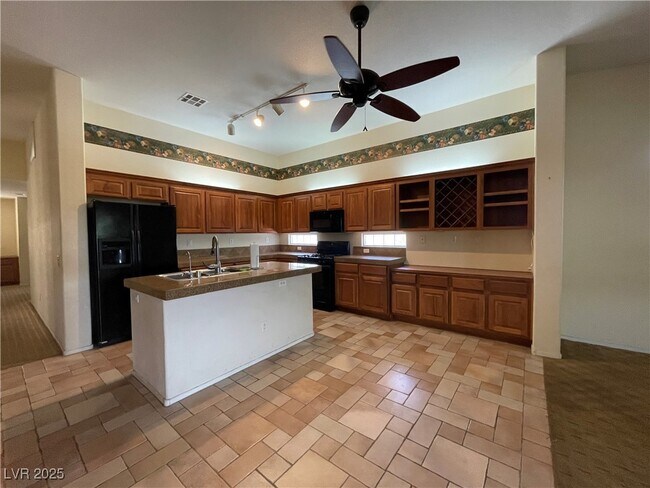 Foto del edificio - 8216 Romantic Sunset St