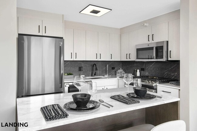 Foto del edificio - 1922 W Ogden Ave