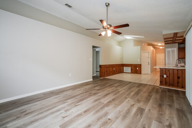 Foto del edificio - Spacious 3 Bedroom Kissimmee Home