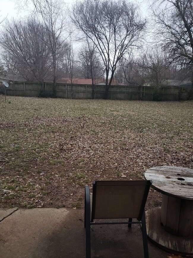 Building Photo - 3 BR 1.5 BA Home off 62 in Farmington