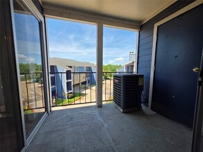 Building Photo - 18519 Egret Bay Blvd