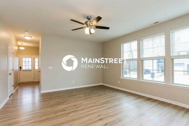 Foto del edificio - 3 Bedroom Pet-Friendly Home in Clayton, NC with Main Street Renewal