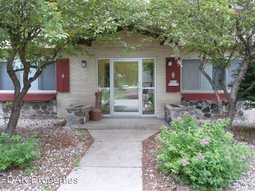 Primary Photo - N114W15556-W15556 Sylvan Cir