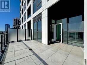 Building Photo - 1007 The Queensway