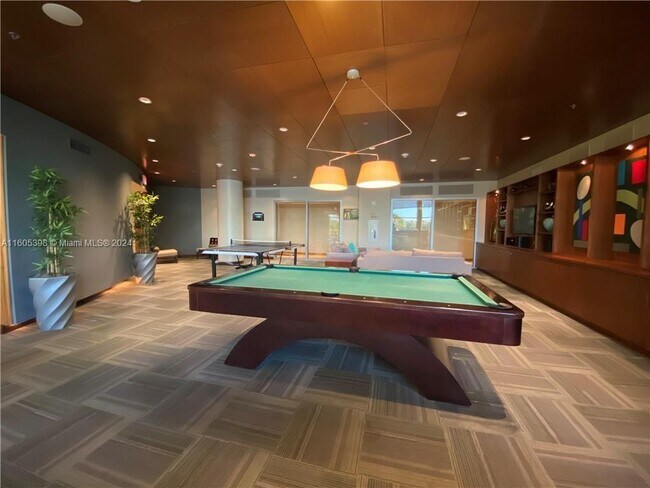 Building Photo - 2681 N Flamingo Rd