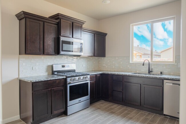 Foto del edificio - 4709 Elsinore Ave