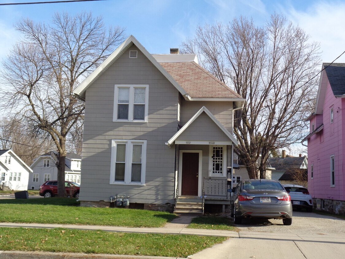 Foto principal - 952 Elmwood Ave