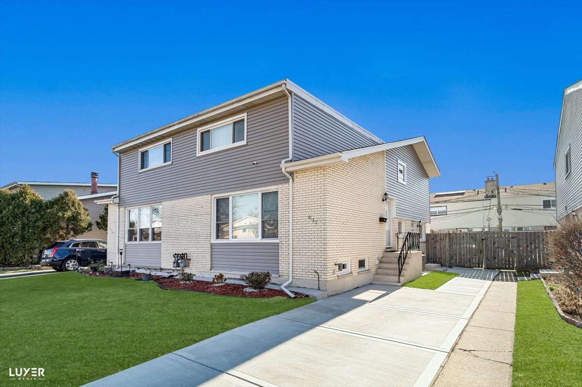 Foto principal - 9137 W Emerson St