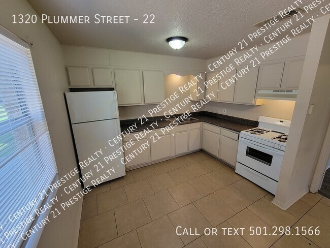 Building Photo - 1320 Plummer Street Apt 22