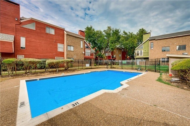 Foto del edificio - 9805 Walnut St