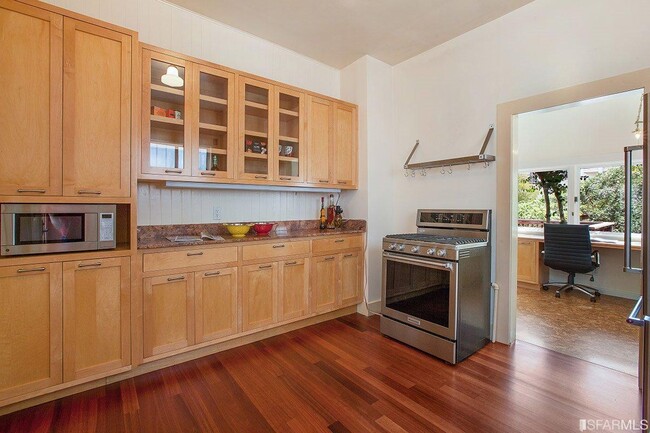 Brand new Kitchen with Granite Counters and Stainless Steel Appliances - 2755 Sutter Street