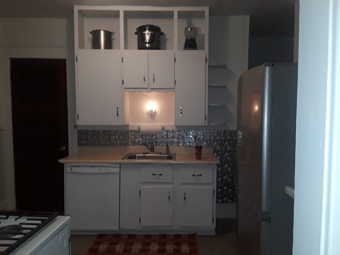 Foto principal - 630 E 6th St