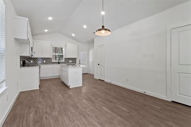 Foto del edificio - 719 Maple Row