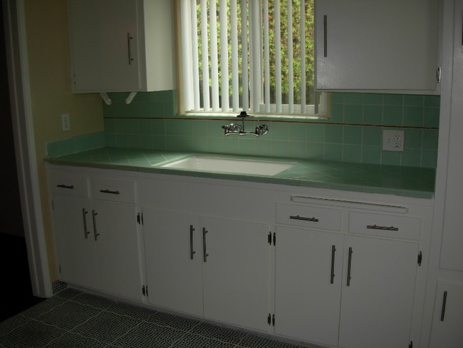 Building Photo - 1310 N Spurgeon St