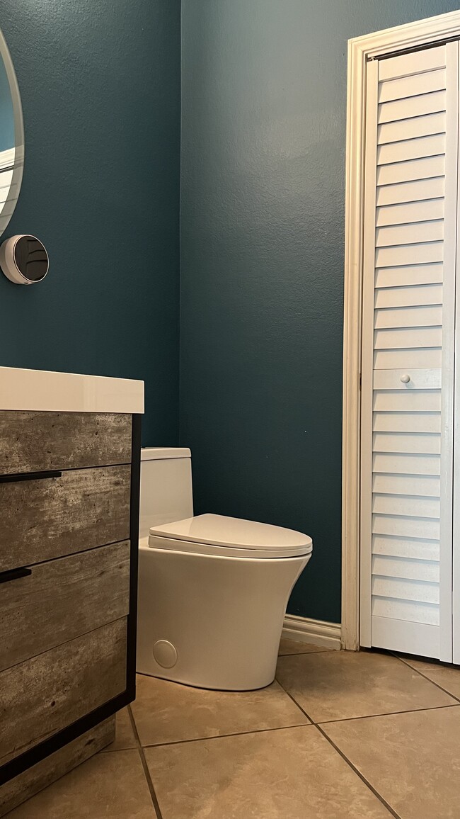 Foto del edificio - 1324 Hillcrest Dr