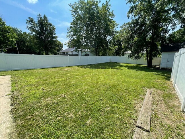 Foto del edificio - 2 Bed 1 Bath in Troy City Limits