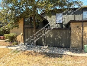 Building Photo - 4641 Country Creek Dr