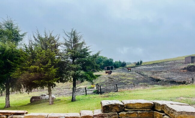 Building Photo - 13325 Brush Creek Rd