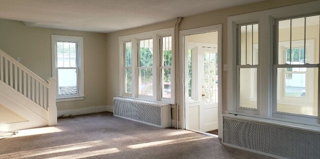 Foto del edificio - 1051 N Mountain Rd