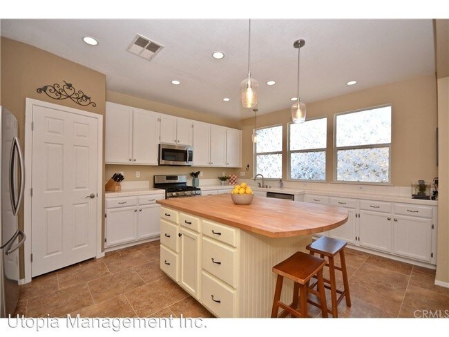 Building Photo - 4 br, 3 bath House - 35762 Ruby Ct.