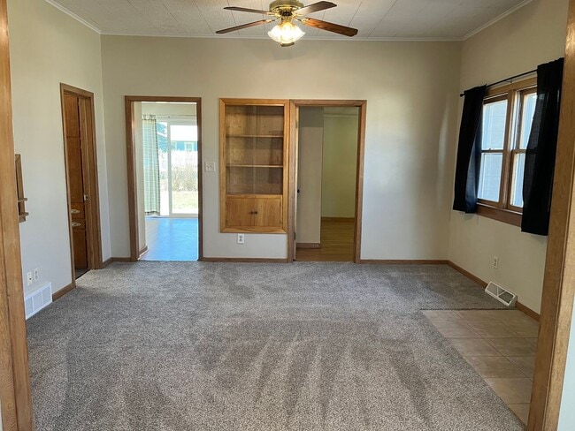 Building Photo - 4 Bedroom/2 Bath House For Rent in Harrisburg, SD!!