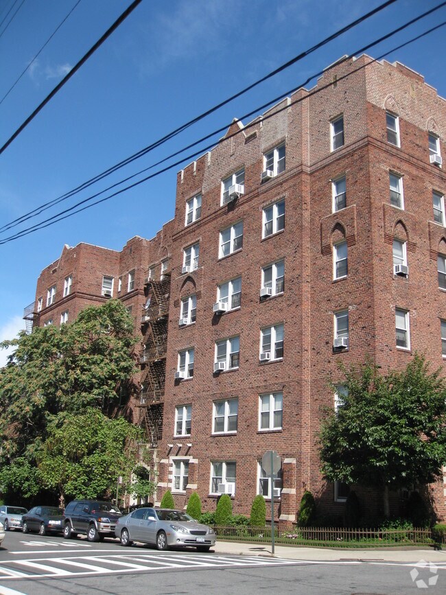 64-21 Booth Street - 64-21 Booth St